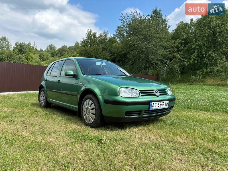 Хэтчбек Volkswagen Golf 2000 в Надворной