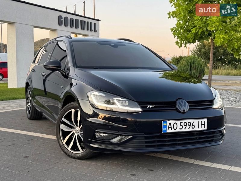 Універсал Volkswagen Golf 2020 в Ужгороді