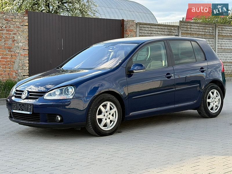 Хэтчбек Volkswagen Golf 2009 в Ровно