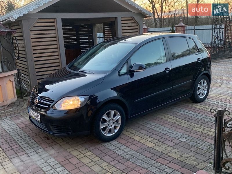 Хэтчбек Volkswagen Golf 2005 в Косове