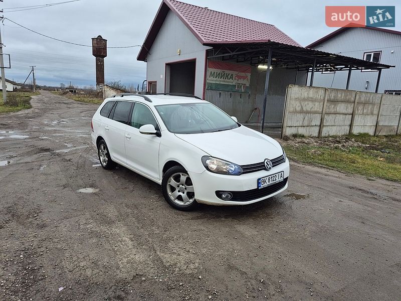 Универсал Volkswagen Golf 2009 в Березному