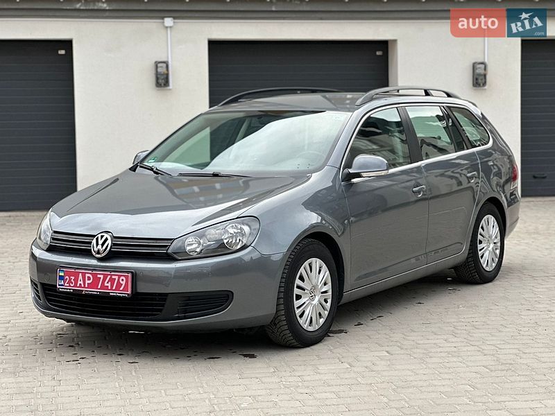Универсал Volkswagen Golf 2010 в Староконстантинове