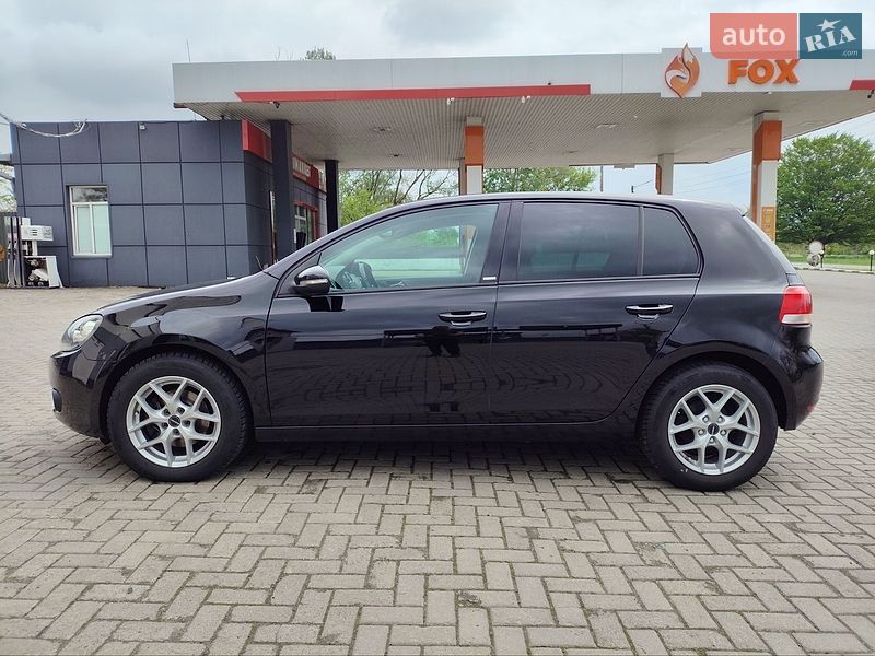 Хэтчбек Volkswagen Golf 2011 в Черновцах