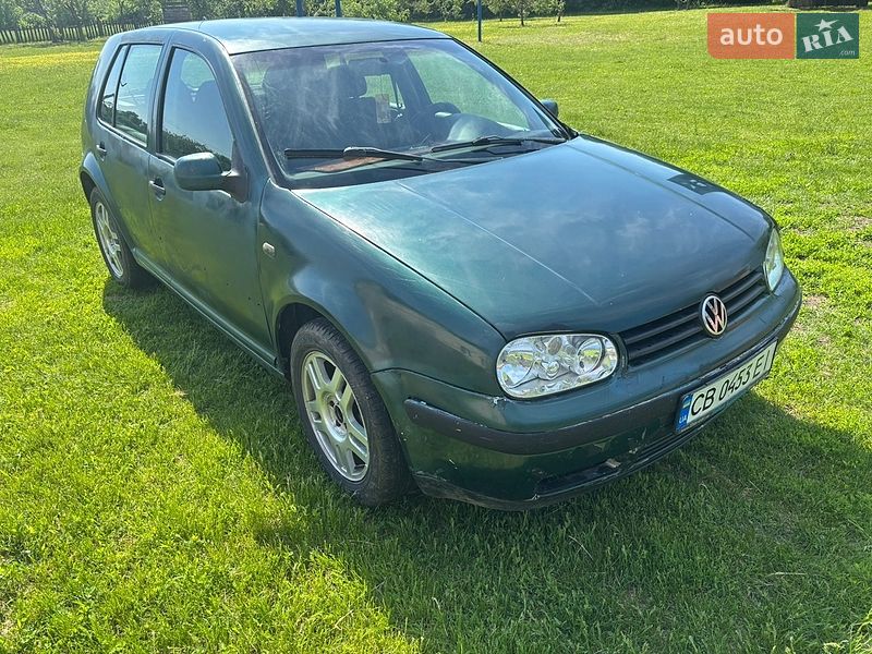 Хэтчбек Volkswagen Golf 1998 в Соснице
