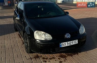 Хэтчбек Volkswagen Golf 2003 в Савинцах