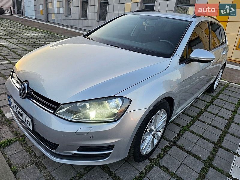 Универсал Volkswagen Golf 2016 в Киеве