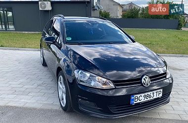 Универсал Volkswagen Golf 2015 в Жовкве