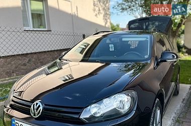 Универсал Volkswagen Golf 2011 в Городке