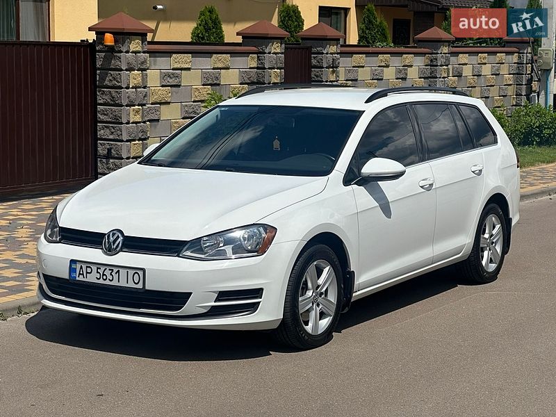 Универсал Volkswagen Golf 2015 в Киеве