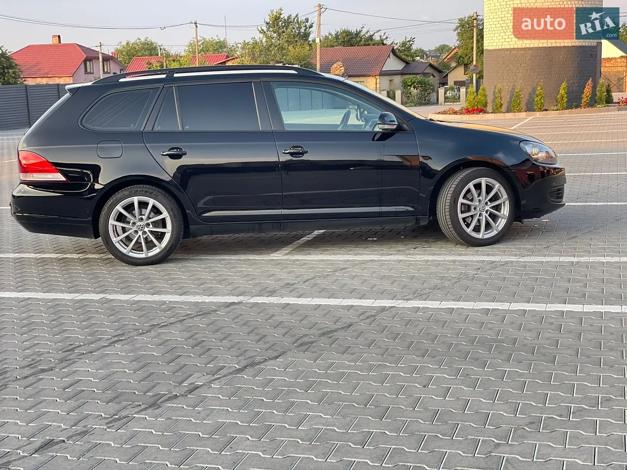 Volkswagen Golf 2010 photo 3
