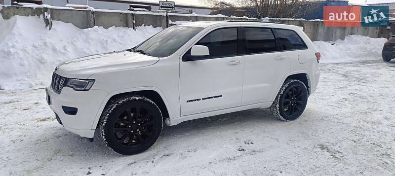 Внедорожник / Кроссовер Jeep Grand Cherokee 2018 в Сумах