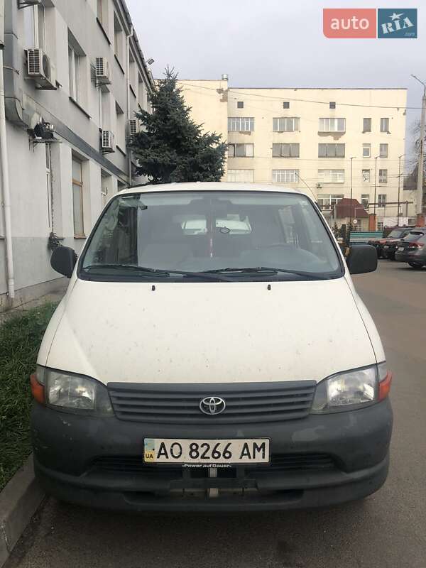 Микровэн Toyota Grand Hiace 2003 в Киеве