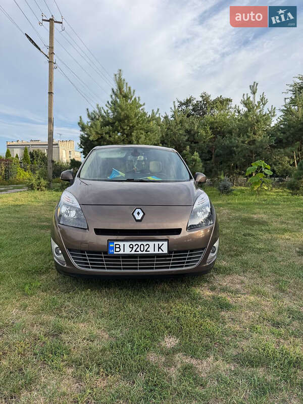 Минивэн Renault Grand Scenic 2011 в Кременчуге