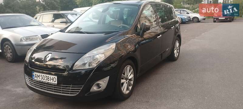 Минивэн Renault Grand Scenic 2010 в Киеве
