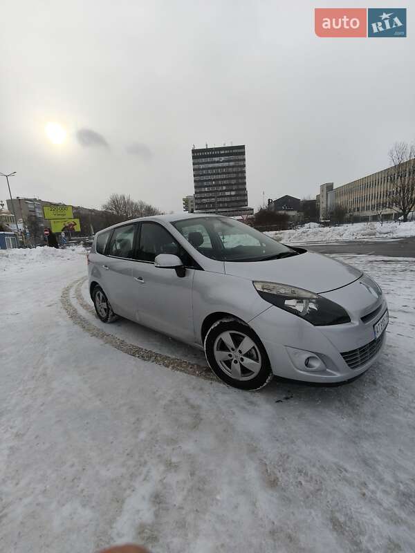 Минивэн Renault Grand Scenic 2011 в Ивано-Франковске Минивэн Renault Grand Scenic 2011 в Ивано-Франковске
