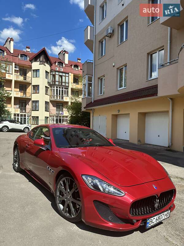 Купе Maserati GranTurismo 2014 в Львове