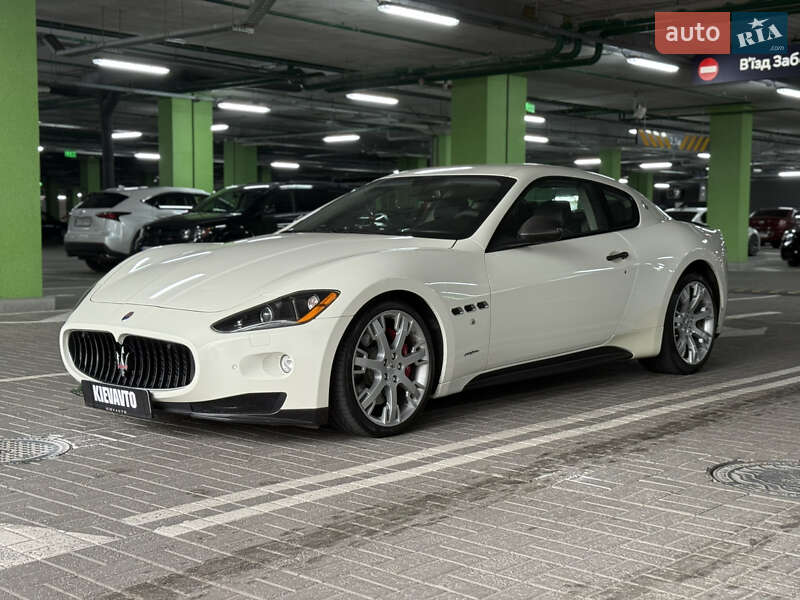 Купе Maserati GranTurismo 2011 в Киеве Купе Maserati GranTurismo 2011 в Киеве