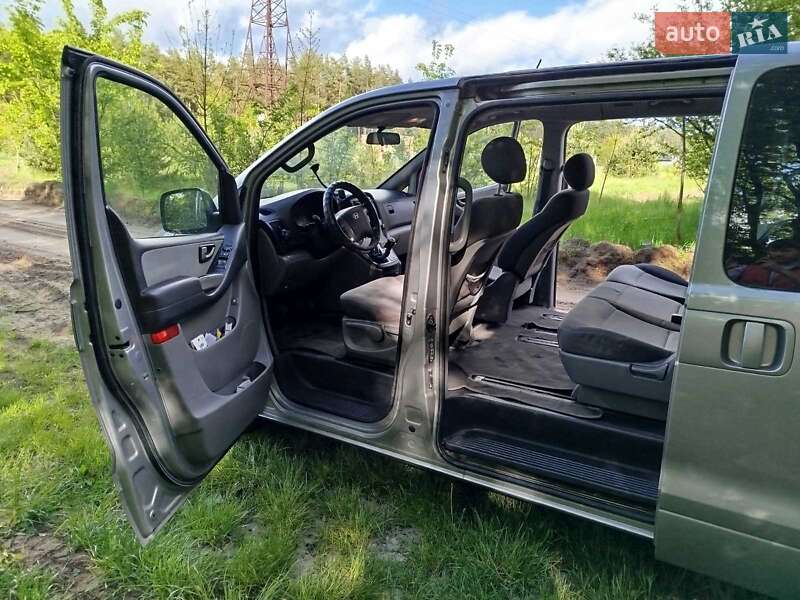 Мінівен Hyundai H-1 2011 в Львові