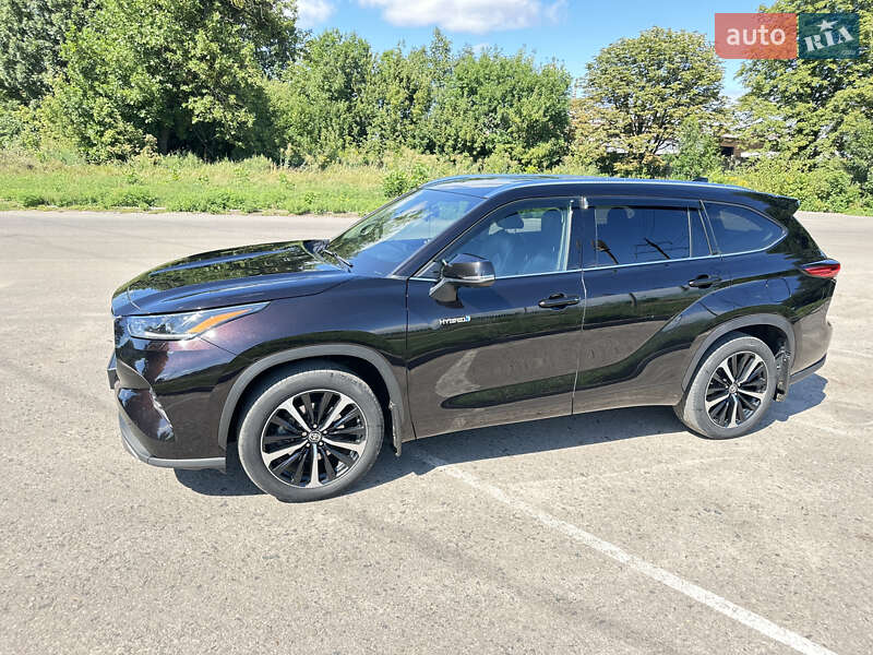 Позашляховик / Кросовер Toyota Highlander 2021 в Полтаві