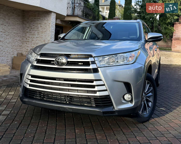 Внедорожник / Кроссовер Toyota Highlander 2017 в Черновцах Внедорожник / Кроссовер Toyota Highlander 2017 в Черновцах