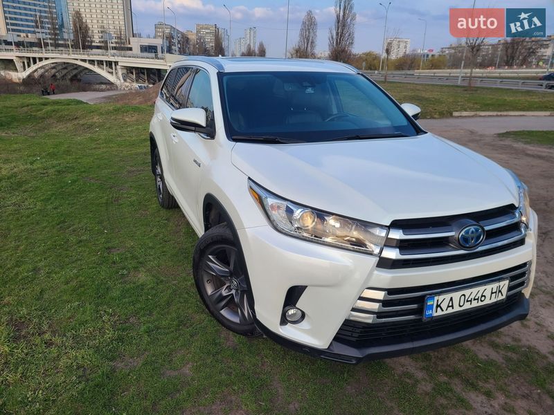 Внедорожник / Кроссовер Toyota Highlander 2018 в Киеве