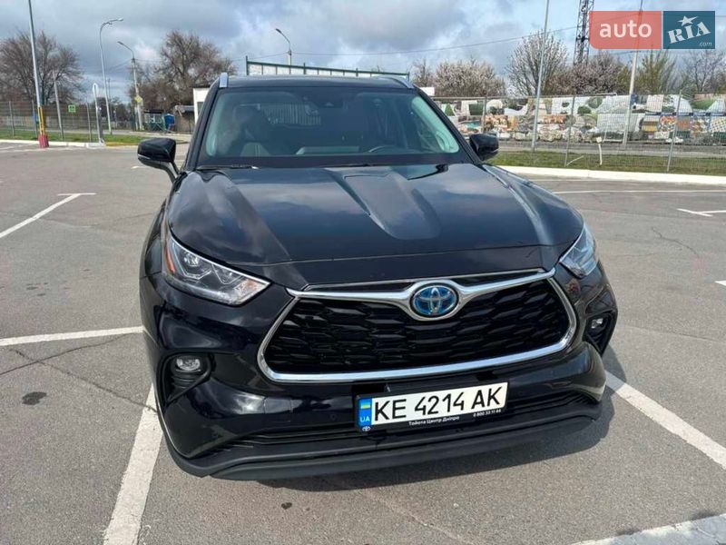 Позашляховик / Кросовер Toyota Highlander 2023 в Дніпрі