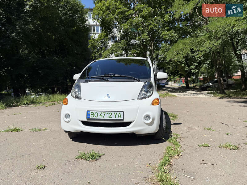 Хэтчбек Mitsubishi i-MiEV 2012 в Тернополе Хэтчбек Mitsubishi i-MiEV 2012 в Тернополе
