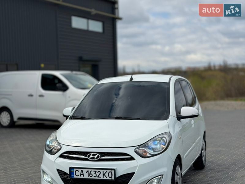 Хэтчбек Hyundai i10 2011 в Кропивницком
