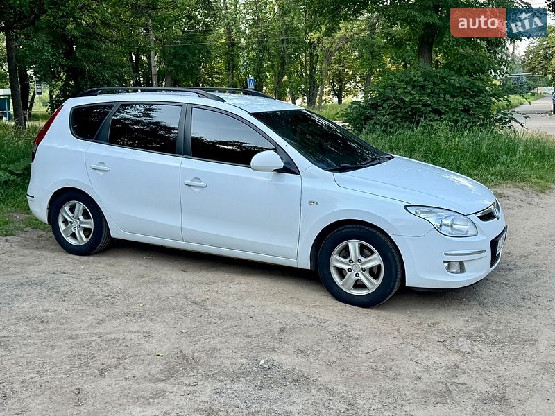 Универсал Hyundai i30 2008 в Полтаве