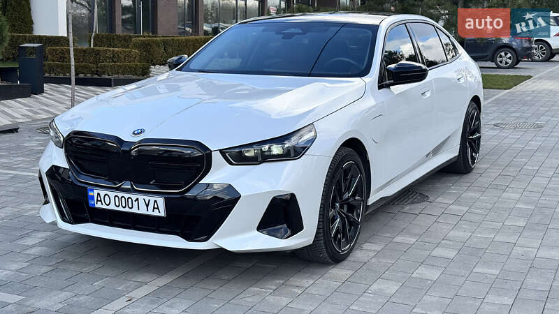 Седан BMW i5 2024 в Ужгороде
