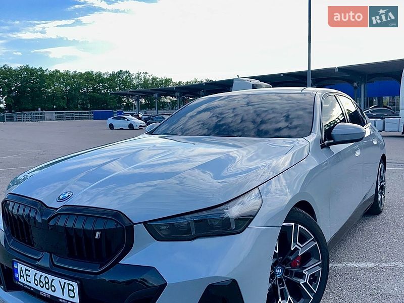 Седан BMW i5 2023 в Днепре