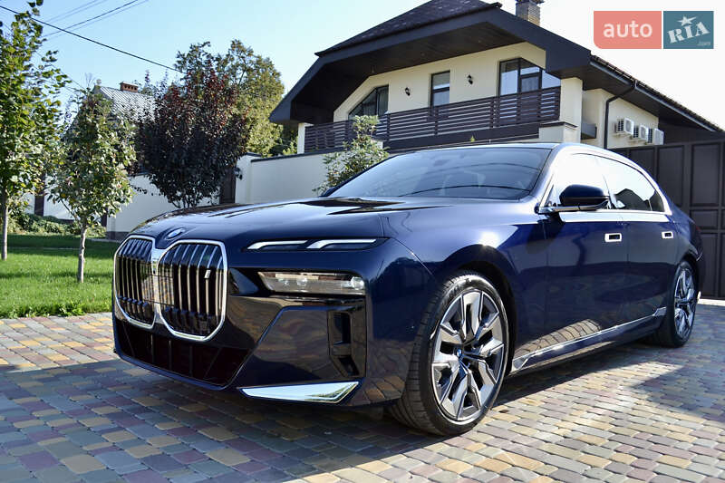 Седан BMW i7 2024 в Харькове