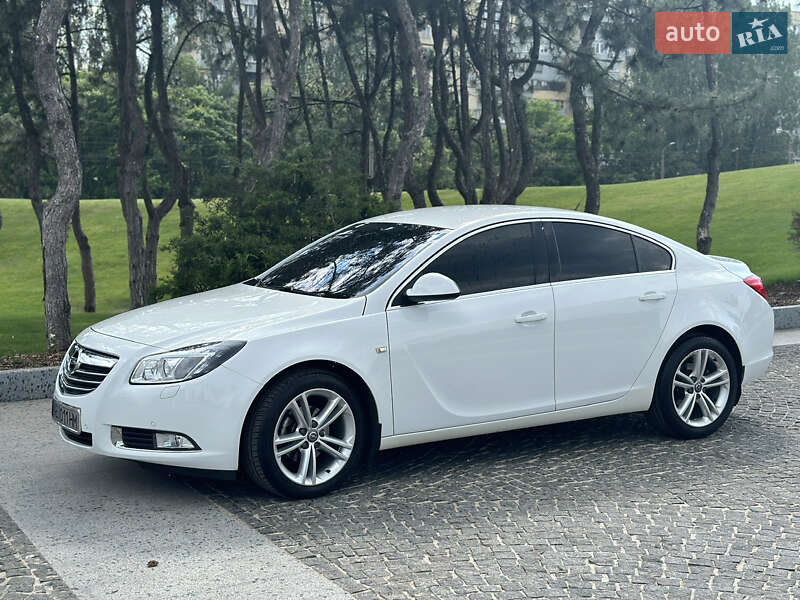 Седан Opel Insignia 2013 в Днепре