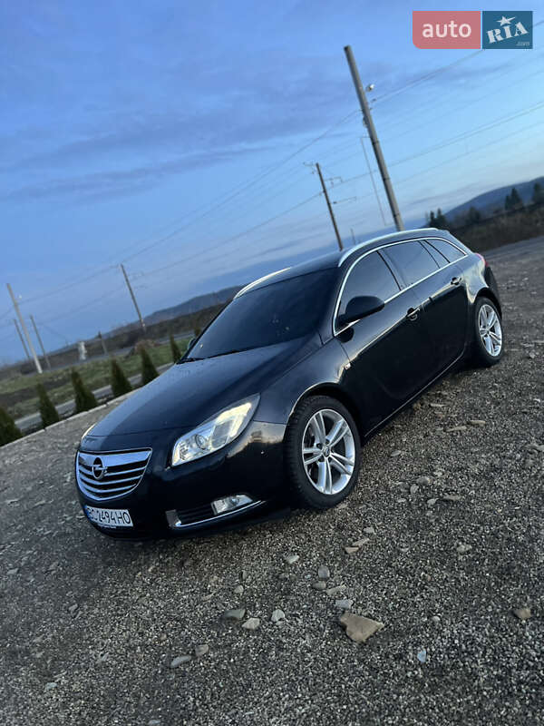 Универсал Opel Insignia 2012 в Старом Самборе