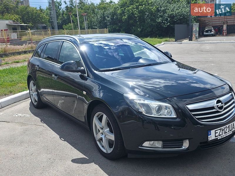 Универсал Opel Insignia 2010 в Харькове