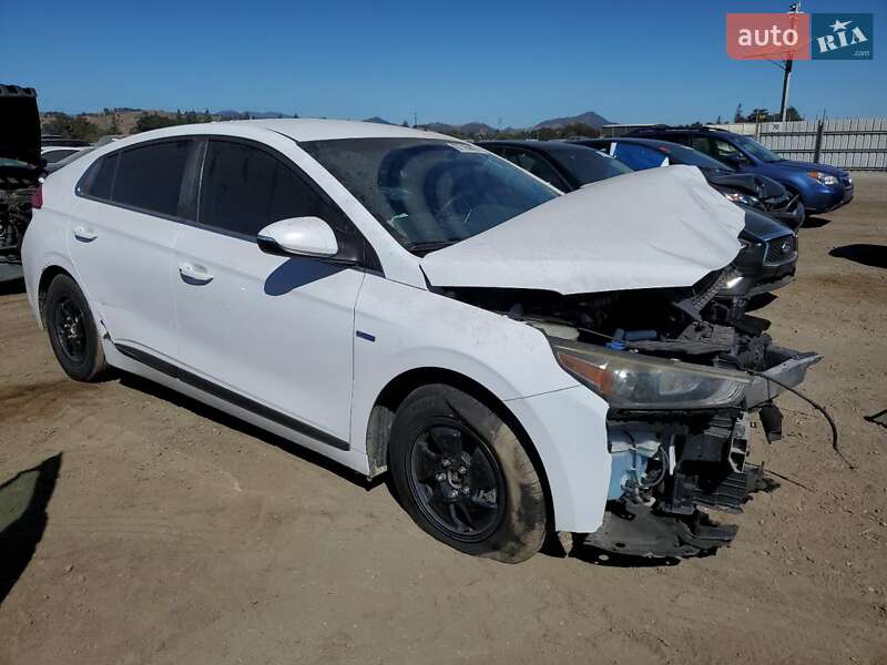 Хэтчбек Hyundai Ioniq 2017 в Одессе