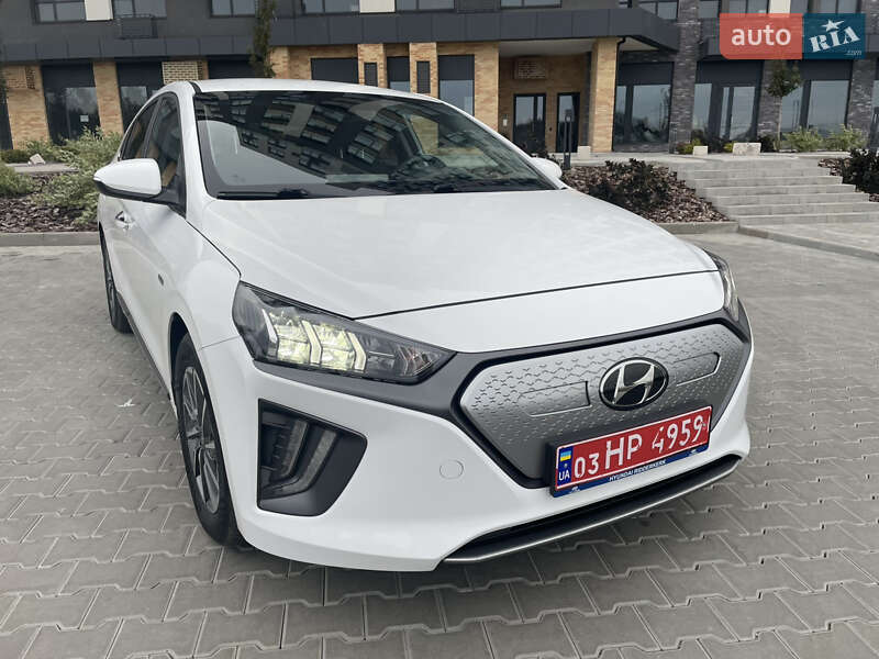 Ліфтбек Hyundai Ioniq 2020 в Кропивницькому Ліфтбек Hyundai Ioniq 2020 в Кропивницькому