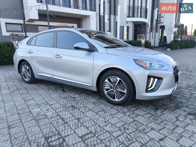 Лифтбек Hyundai Ioniq 2021 в Стрые