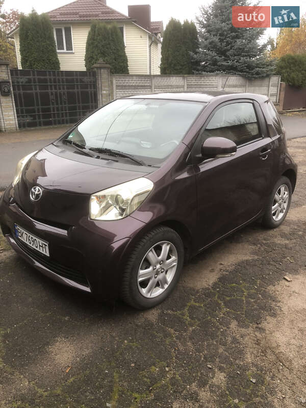 Хетчбек Toyota IQ 2009 в Рівному