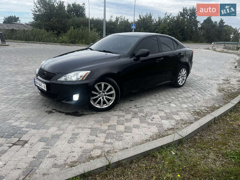 Седан Lexus IS 2005 в Клесовом