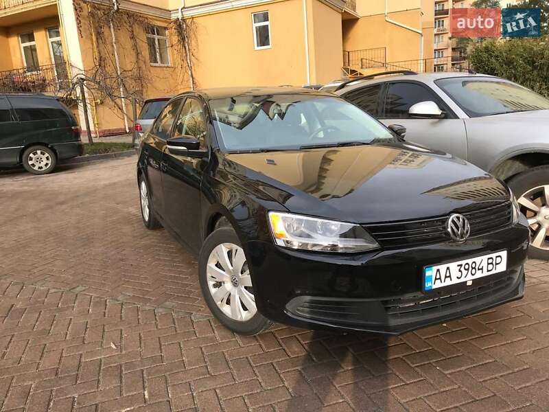 Седан Volkswagen Jetta 2013 в Киеве
