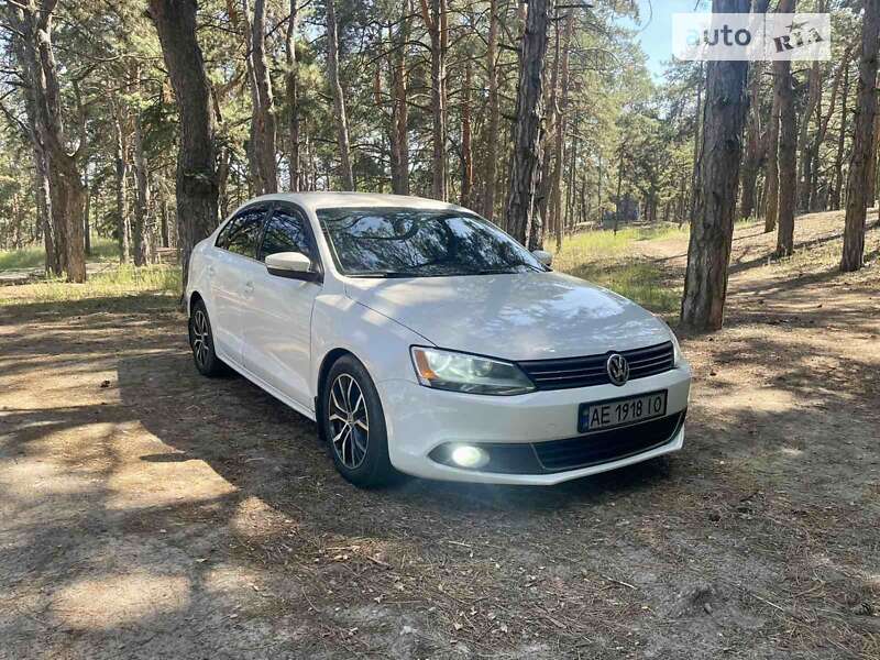 Седан Volkswagen Jetta 2013 в Днепре Седан Volkswagen Jetta 2013 в Днепре
