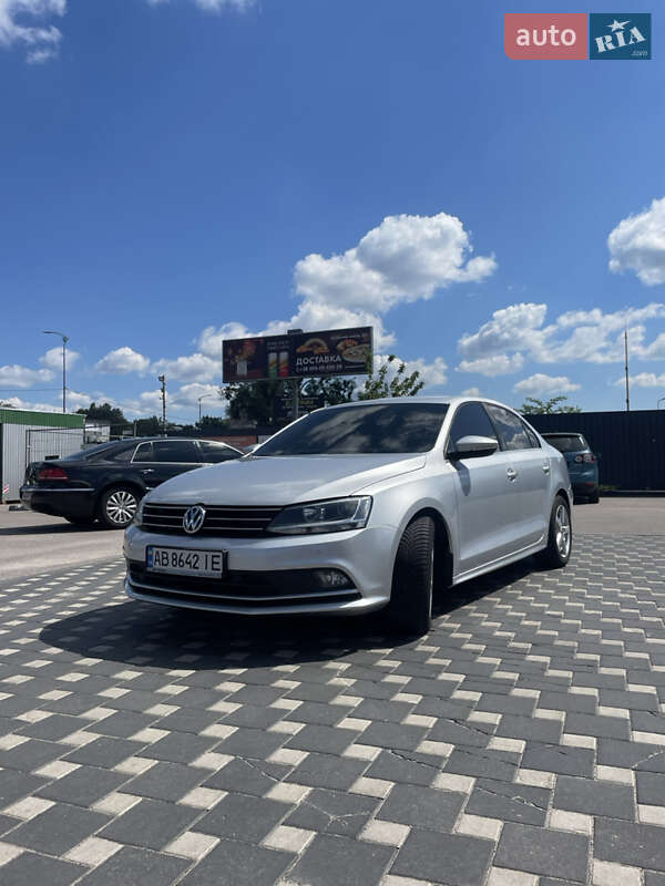 Седан Volkswagen Jetta 2016 в Полтаве Седан Volkswagen Jetta 2016 в Полтаве