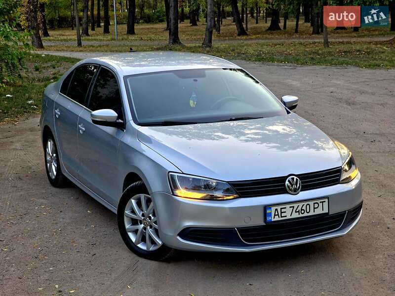 Седан Volkswagen Jetta 2014 в Кривом Роге Седан Volkswagen Jetta 2014 в Кривом Роге