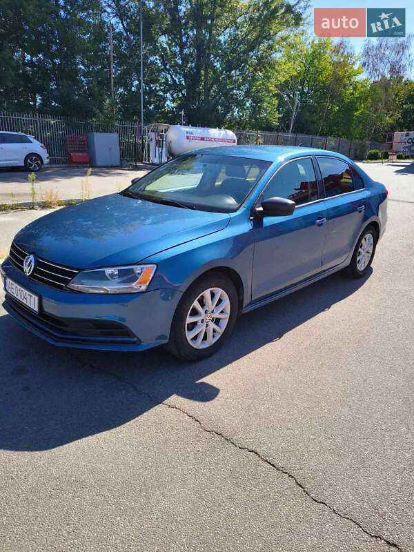 Седан Volkswagen Jetta 2015 в Дніпрі
