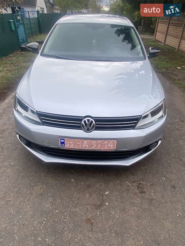 Седан Volkswagen Jetta 2012 в Полтаве
