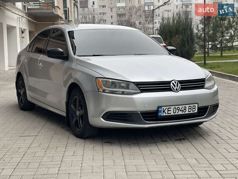 Седан Volkswagen Jetta 2014 в Днепре