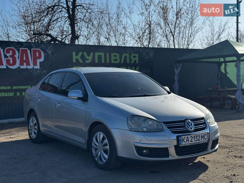Седан Volkswagen Jetta 2006 в Первомайске