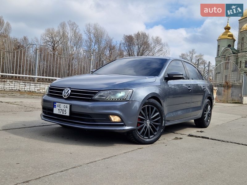 Седан Volkswagen Jetta 2016 в Днепре