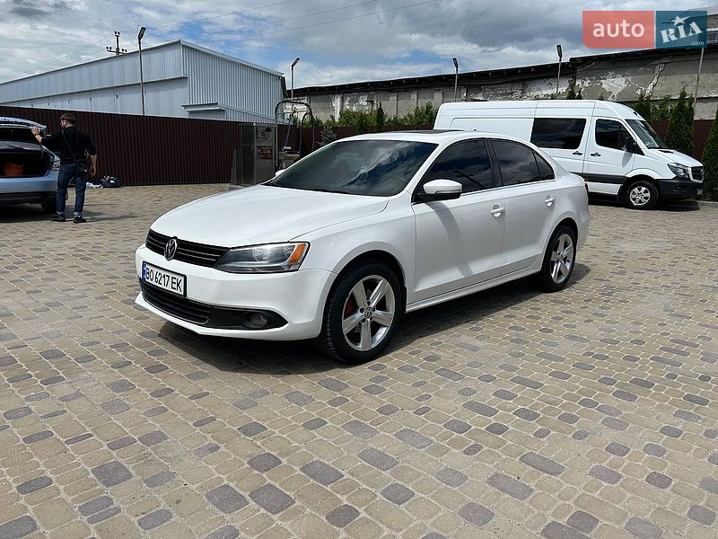 Седан Volkswagen Jetta 2011 в Тернополе